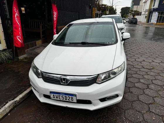 HONDA CIVIC 1.8 LXS 16V FLEX 4P AUTOMÁTICO HONDA CIVIC 1.8 LXS 16V FLEX 4P AUTOMÁTICO